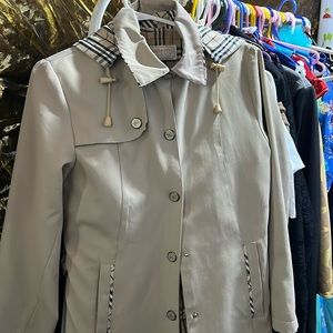 P0118 Burberrys blue label size M coat 🧥